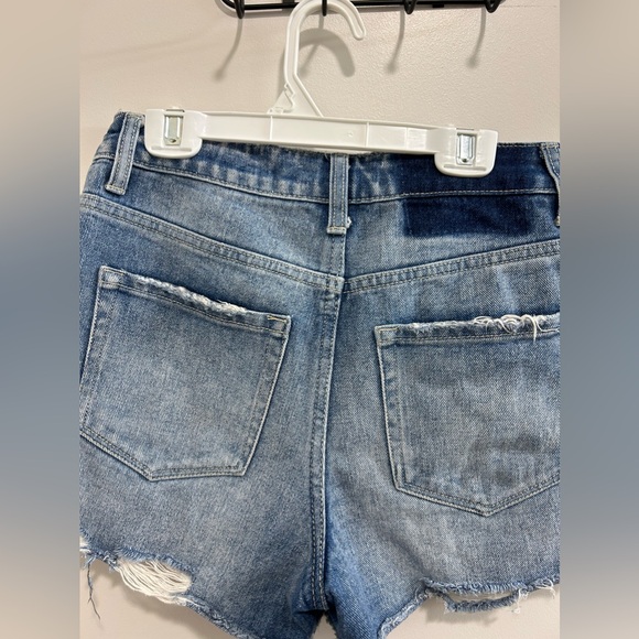 🍁Super Cute Flying Monkey Cut Off Jean Shorts - Picture 9 of 10